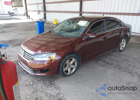 2014 Volkswagen Passat 1.8T Wolfsburg Edition из США, поврежденный, VIN 1VWAT7A39EC058916